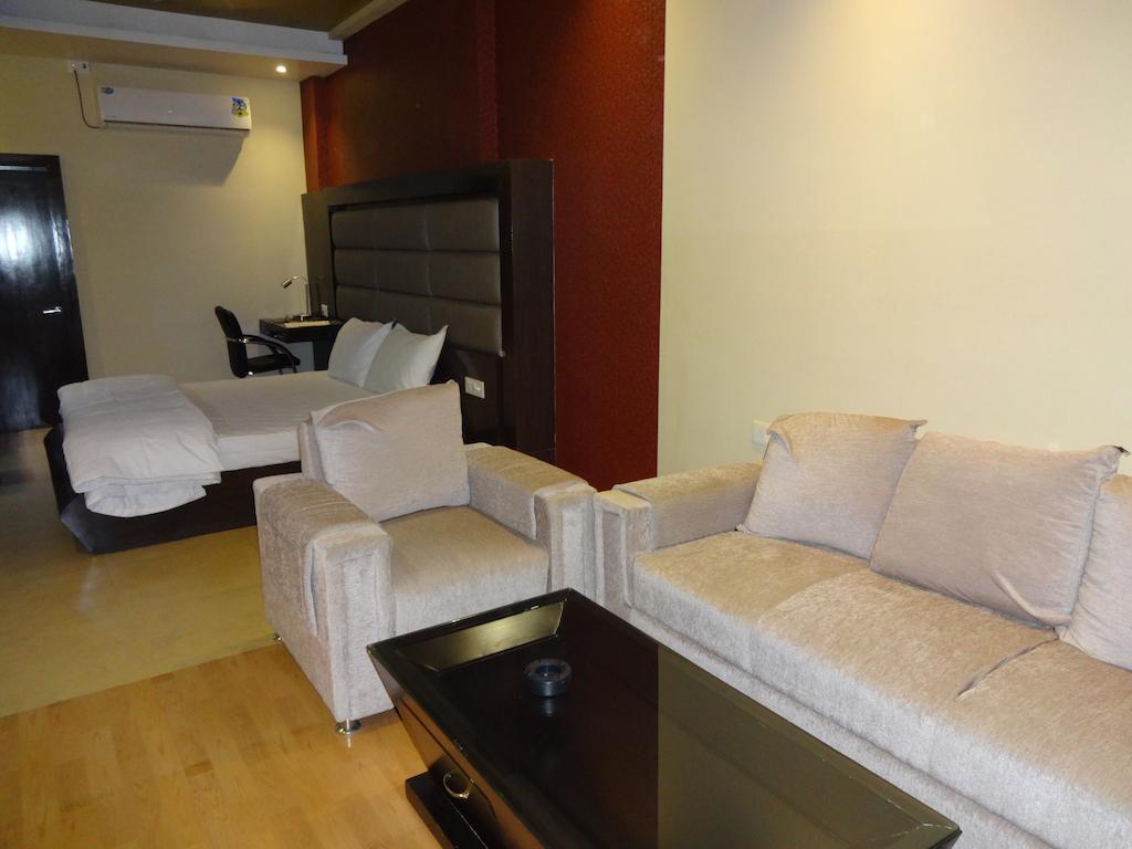 Hardik Resort 오르차 객실 사진