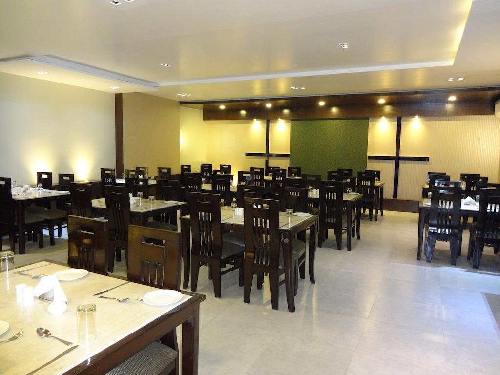 Hardik Resort 오르차 외부 사진