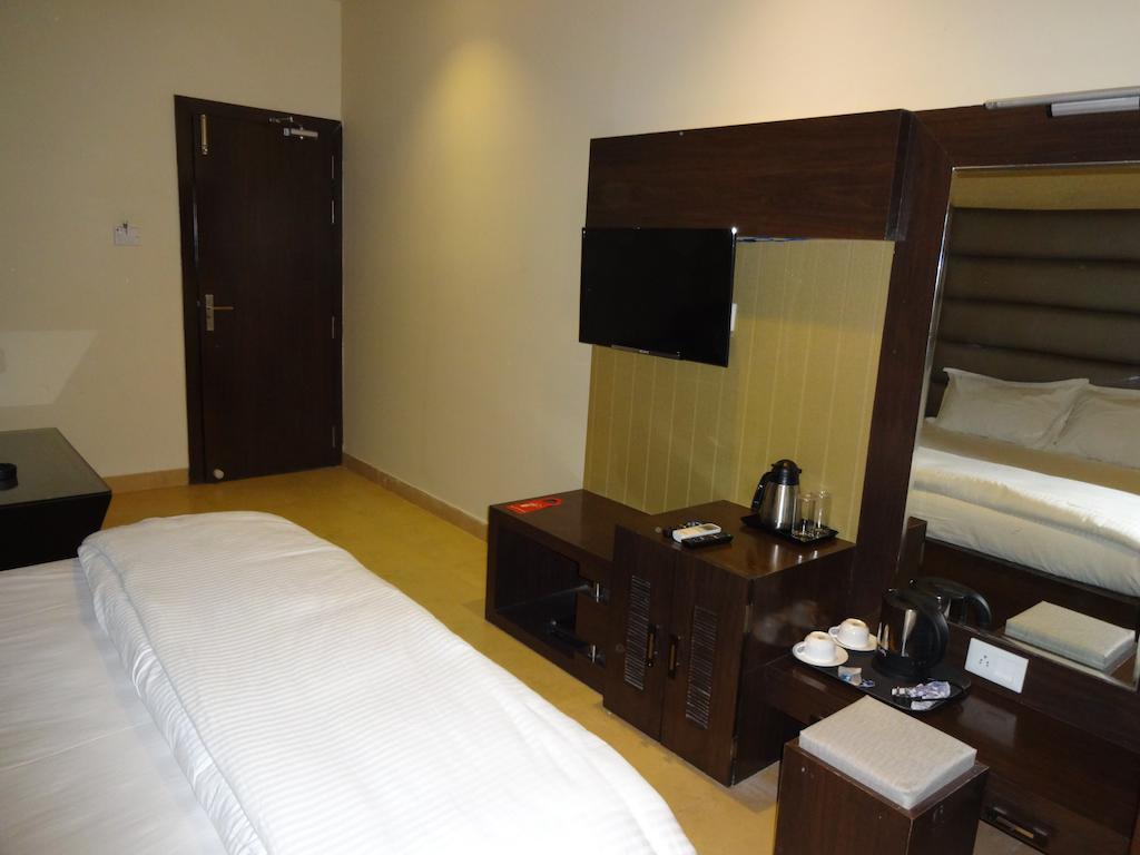 Hardik Resort 오르차 외부 사진