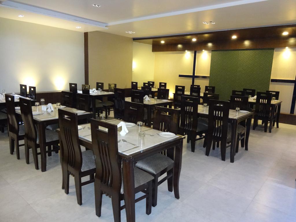 Hardik Resort 오르차 외부 사진